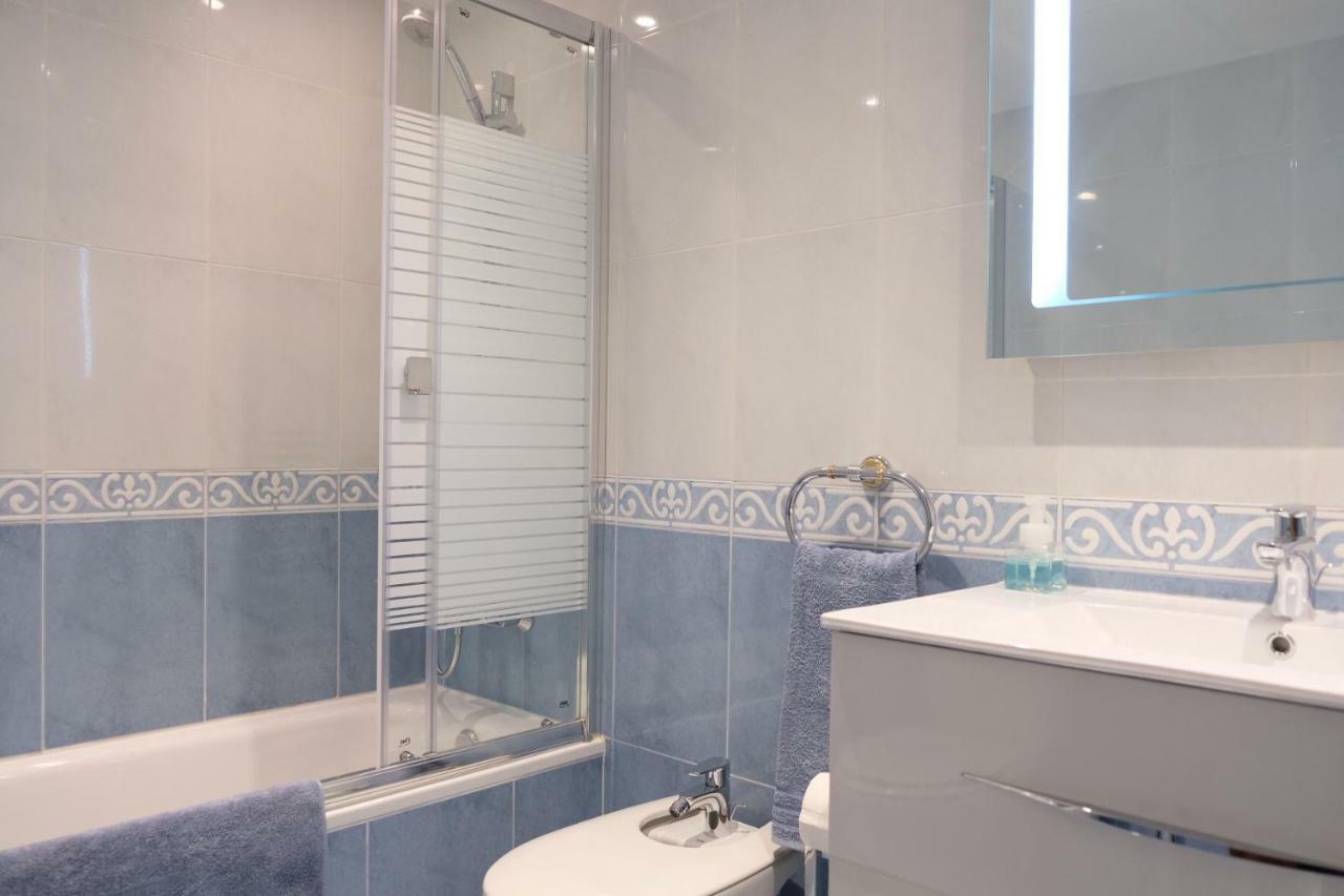 Luxury Modern Apartment With Terrace, Pool And Garage! 마르베야 외부 사진